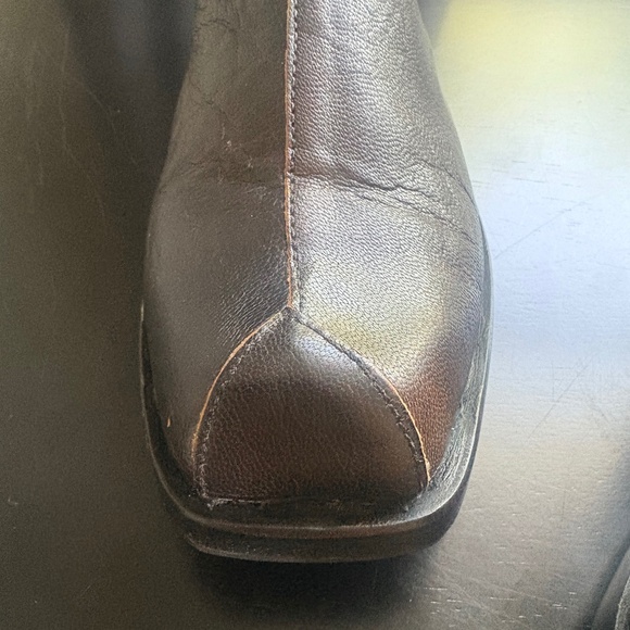 Cydwoq 36 Handmade Leather Brown Boots - Picture 6 of 7